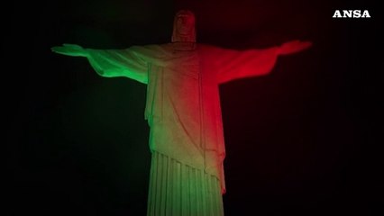 Mattarella a Rio, il Cristo redentore illuminato col tricolore