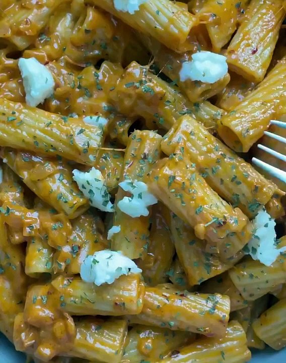 White sauce pasta