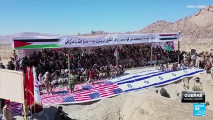 Télécharger la video: Israel ataca el puerto de Hodeida, en Yemen, en respuesta a ofensiva de rebeldes hutíes