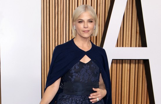 Selma Blair 'sollevata' dalla diagnosi di Sclerosi Multipla