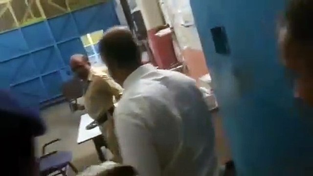 GUJARAT Police surprise visit to Kutch Galpadar Jail on order from Border Range IG;Mobiles and wine bottle found from notorious and history sheeter accused from the jail; Kutch police exposing mafia network operated from jail