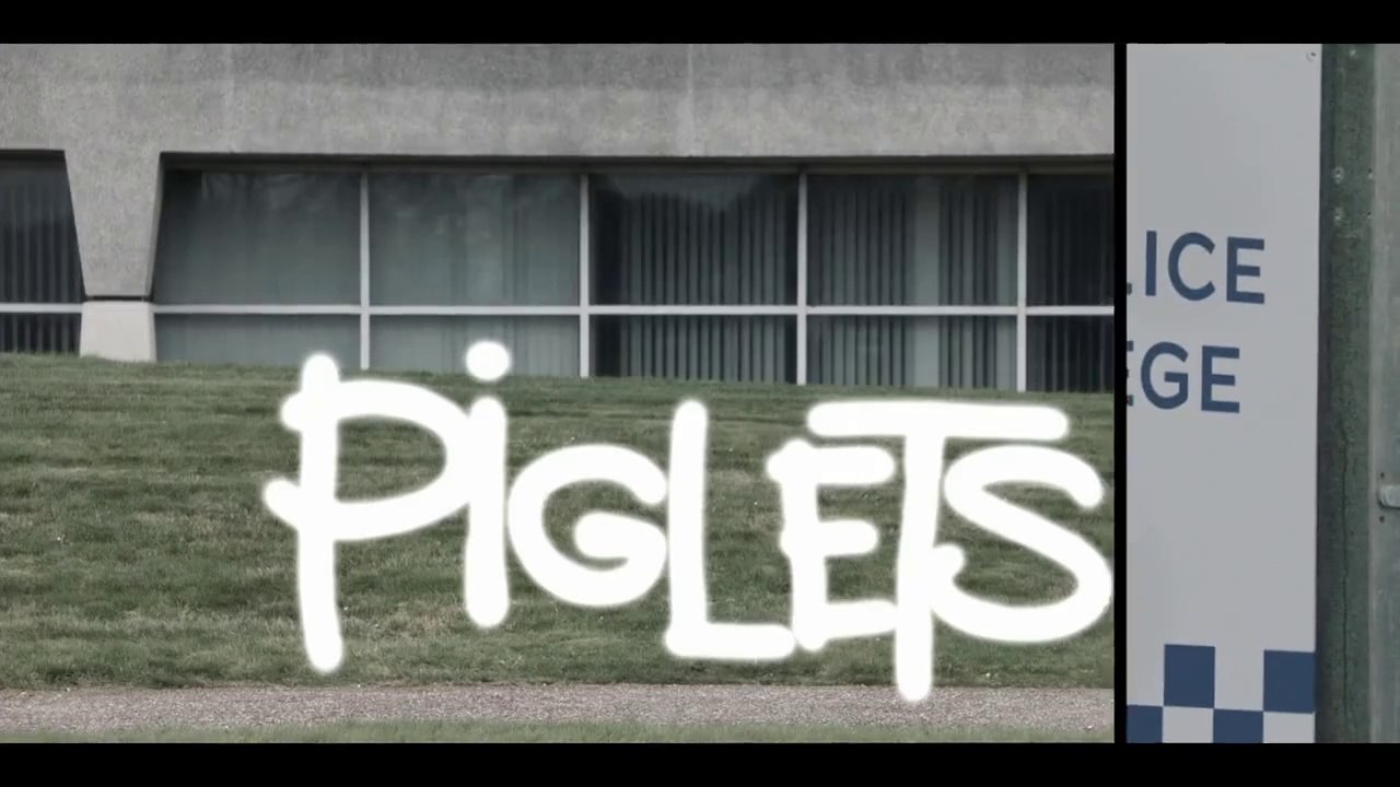 S01E01