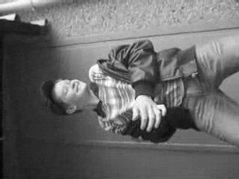 les-couzz-du-7700 : le streap-tise