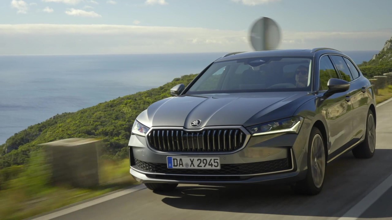 Der neue Škoda Superb - Verbesserter Travel Assist, neuer Aufmerksamkeits- und Müdigkeitsassistent, bis zu zehn Airbags