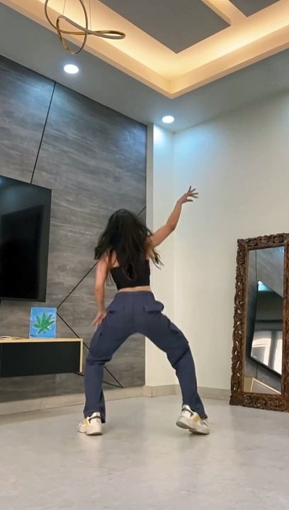 Whattaaa_sick_track!!_._._._._#instagramreels_#trending_#viralvideos_#afterhours_#moves_#twerks_#foryou