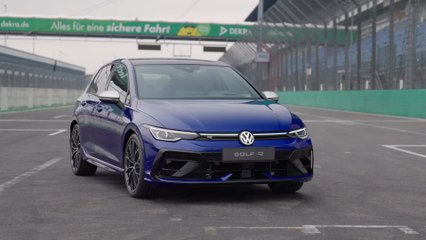 Volkswagen Golf R Design Preview in Lapiz Blue