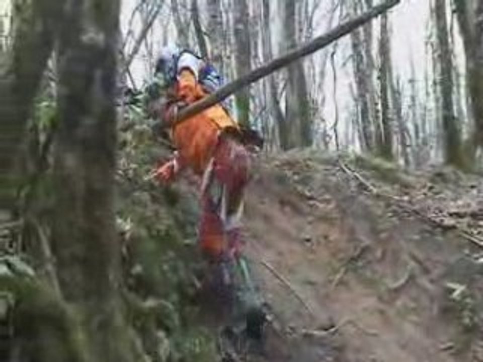 enduro Voila comment kevin monte en tiran sur la moto !!!