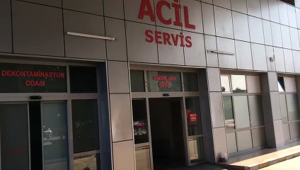 Elektrik direğine çarpan sürücü ölümden döndü