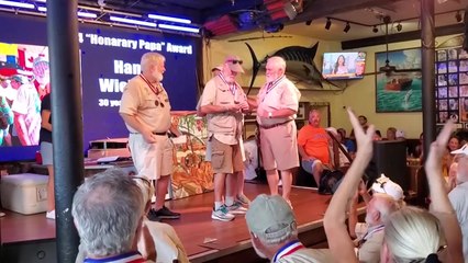 덥수룩한 백발 수염에 반바지...술집에 모인 '헤밍웨이들' [앵커리포트] / YTN