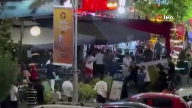 Kafede masa ve sandalyeler havada uçuştu