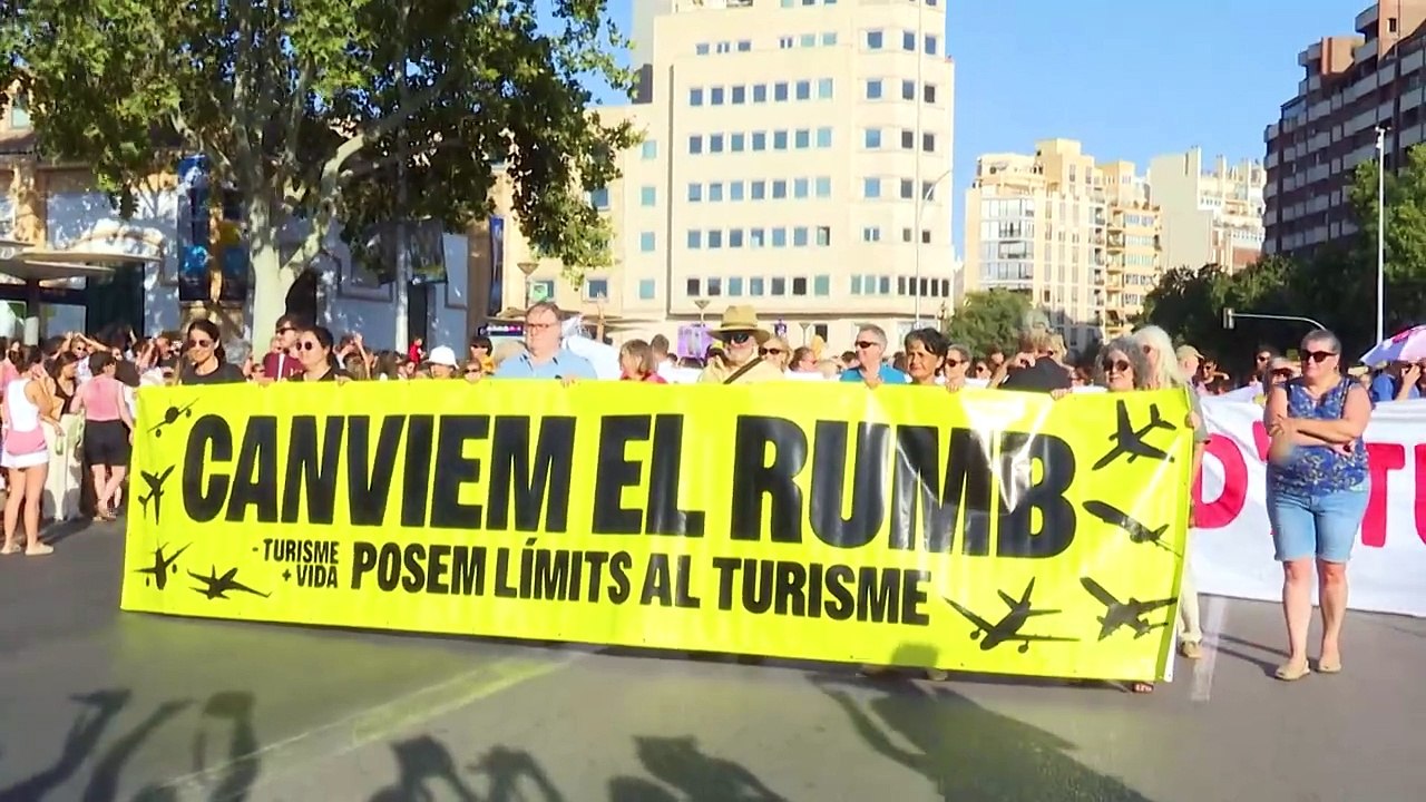Großdemonstration auf mallorca gegen massentourismus