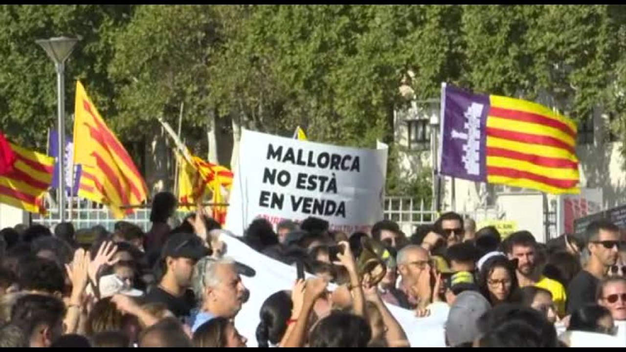 In 20mila per le strade di Maiorca contro il turismo eccessivo