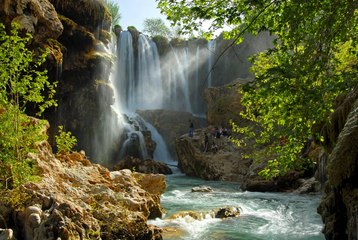 Hem görsel şölen hem de serinlik arayanlara: Yerköprü Şelalesi