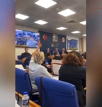 Sokak hayvanları yasa teklifi görüşmelerinde Komisyon Başkanı ve milletvekilleri arasında tartışma çıktı