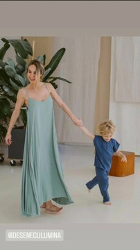 Flavia Mihasan - 09-16.07.2022 \ La oglindă, burta.\ Giveaway. În bucătărie, prânzul.\La Colors Experience. În living, pomană, cadouri, haine pentru plozi, reclamă Lola Kids Wear. \ Şedinţă foto, ea şi puradeii. Buruletz, Desene cu lumină.