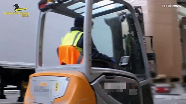 الشرطة المالية الإيطالية تضبط 121 مليون يورو من أمازون بتهمة الاحتيال الضريبي