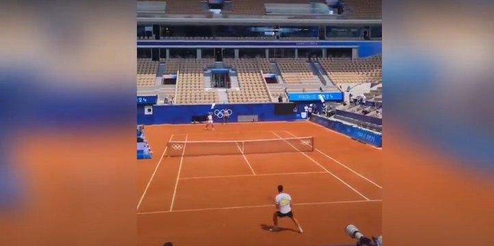 Tennis - Paris 2024 - Carlos Alcaraz et Rafael Nadal à l'entraînement sur le court Philippe-Chatrier