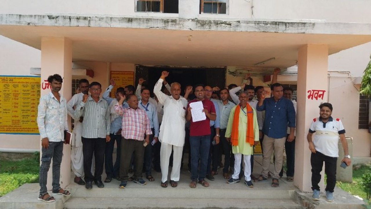 सवाईमाधोपुर...निजीकरण के विरोध में सडक़ों पर उतरे जलदाय विभाग के कर्मचारी