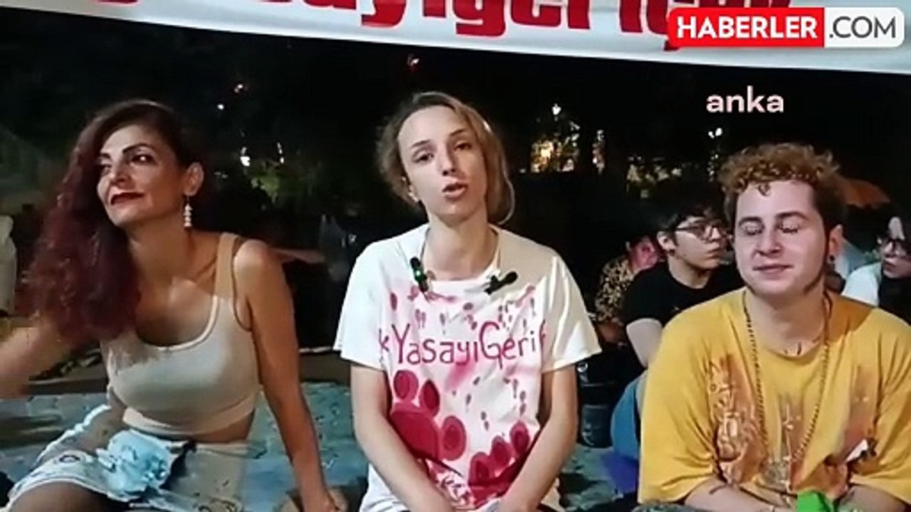 Hayvan Hakları Savunucuları Yasa Tasarısını Protesto Ediyor