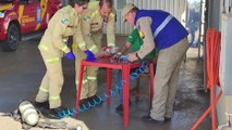 Paciente fica com o anel preso no dedo e precisa do atendimento do Corpo de Bombeiros