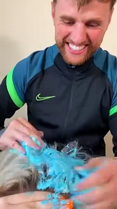 DOES TOOTHPASTE DYE YOUR HAIR