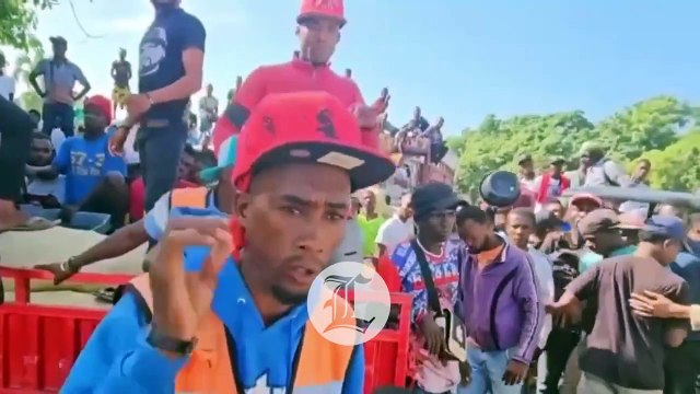 Haitianos bloquean paso fronterizo en Elías Piña por medidas de RD