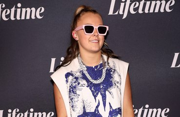 JoJo Siwa quiere utilizar tres vientres de alquiler para tener 'trillizos'