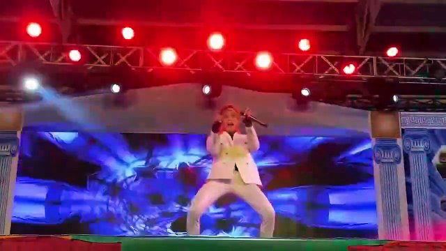 Thành viên bị đá khỏi nhóm HKT diễn live cực sung tại Sóc Trăng Đêm lễ Halloween