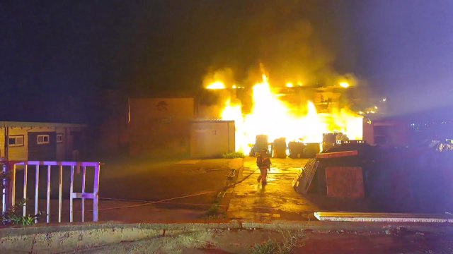 김제 참기름 제조공장 불... 1억 원 피해 추산 / YTN