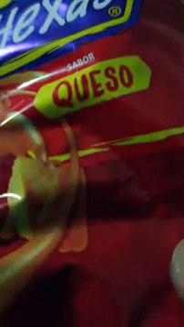 A La Cama Con Daniel _ #Mukbang Comiendo Takis Hexas Con Salsa Picante Tapatio Y Platicando Con La C