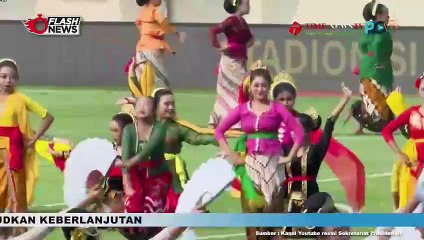 PRESIDEN JOKOWI DAN IBU NEGARA IRIANA TONTON LAGA PEMBUKA PIALA PRESIDEN 2024