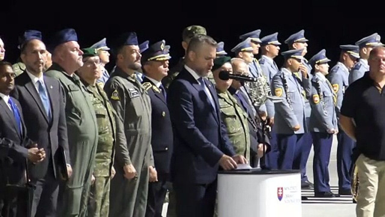 ZÁZNAM: Prezident: Prílet F-16 je významný pre obranu Slovenska