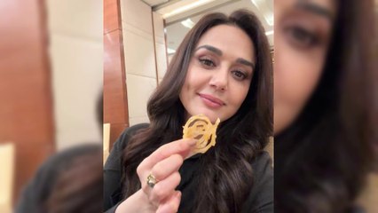 Preity Zinta video in hot dress | Preity Zinta hot look | Preity Zinta beautiful and sexy look