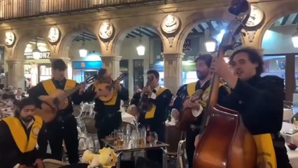 Disfruta de los Tunos de Salamanca en la Cafetería Berysa 🎶