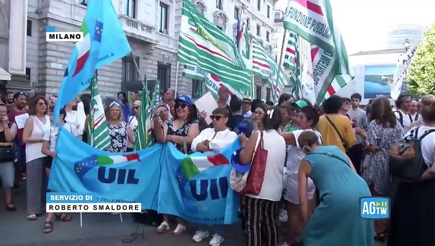 Milano, la protesta dei lavoratori del Terzo settore: «Poche risorse per l'assistenza, così progetti senza futuro»