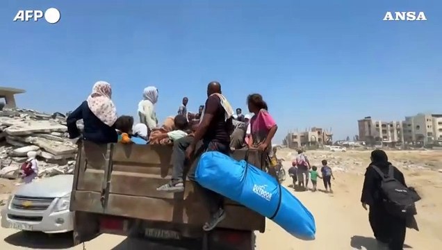 Gaza, palestinesi fuggono da Khan Yunis dopo i nuovi ordini di evacuazione