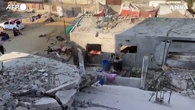 Gaza, raid israeliano su Deir el-Balah