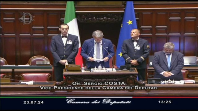 Crollo a Scampia, alla Camera un minuto di silenzio per le vittime