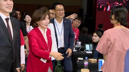 나경원 "위기 극복 위해 힘 합칠 것...민주당 폭거 막아야" / YTN