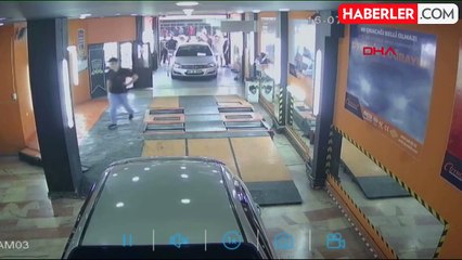 Araç satıcısı foyası ortaya çıkınca canını hiçe sayarak metrelerce yüksekten atladı