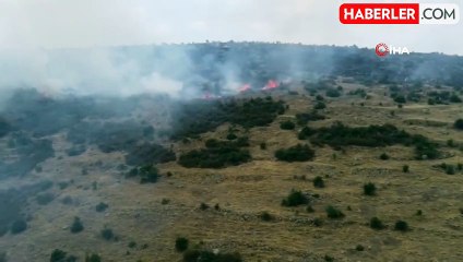 Afyonkarahisar'da ot ve çalıların bulunduğu dağlık alanda yangın çıktı