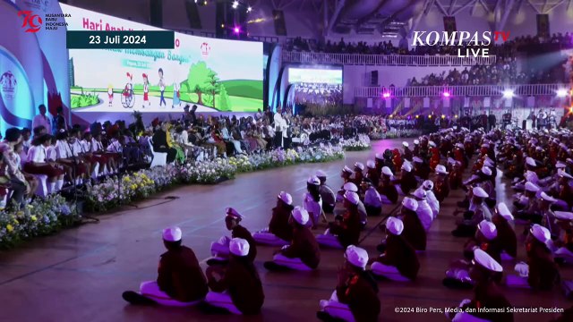 Siswa SD Berebutan Jawab Kuis dari Jokowi dan Iriana di Acara Hari Anak Nasional