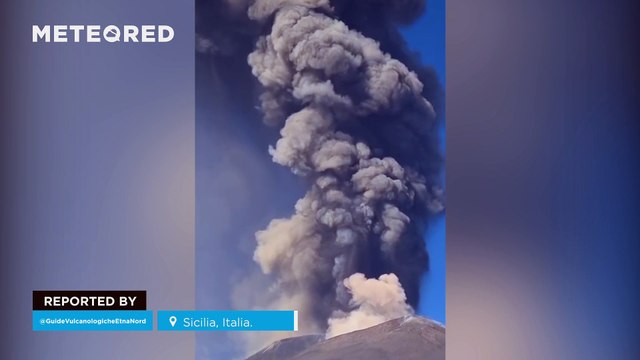 Impressive eruption in the Voragine crater of the Etna volcano (Sicily), Italy