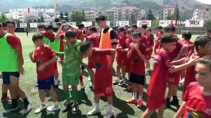 Antrenmanda sıcak havaya karşı hortumlu serinleme