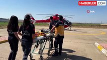 Diyarbakır'da Kalça Kemiği Kırılan Hasta Ambulans Helikopter ile Hastaneye Sevk Edildi