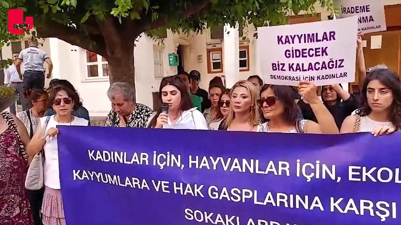 Adana'da kayyum protestosu yapan kadınlara polis ablukası