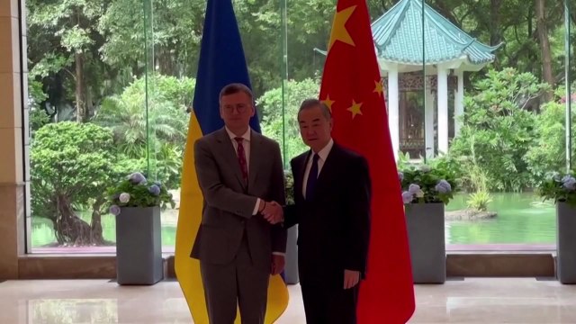 우크라이나 외무 첫 방중...“러시아와 협상 원해” / YTN