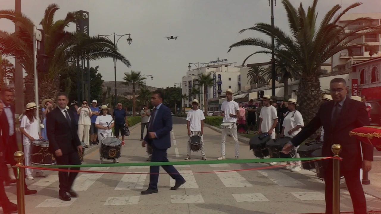 l'inauguration de  l'accordéon  le nouveau bus à agadir  le trajet sur 15km entre le port  et Tikiouine  environ 35 stations de bus