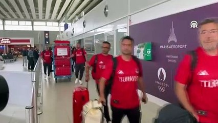Milli sporcular Fransa'ya geldi