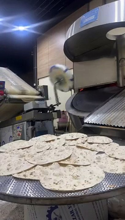 سلام علیکم و رحمة الله سعره المعمل الفول اتوماتیک للخبزی...جز...0  دولار بلایران باب الشرکه یحتاج مساحا 56 یسحب 9 امبیر کهربااذا غا